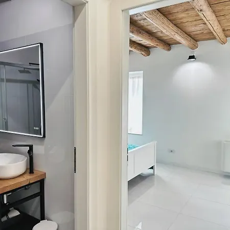 Apartmán Parisi Fiera Golosine 2 - Free Parking